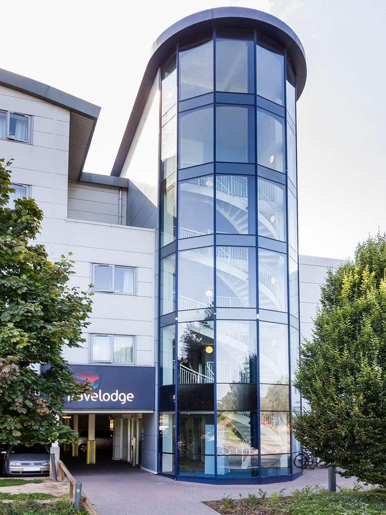 Travelodge Guildford Exterior photo