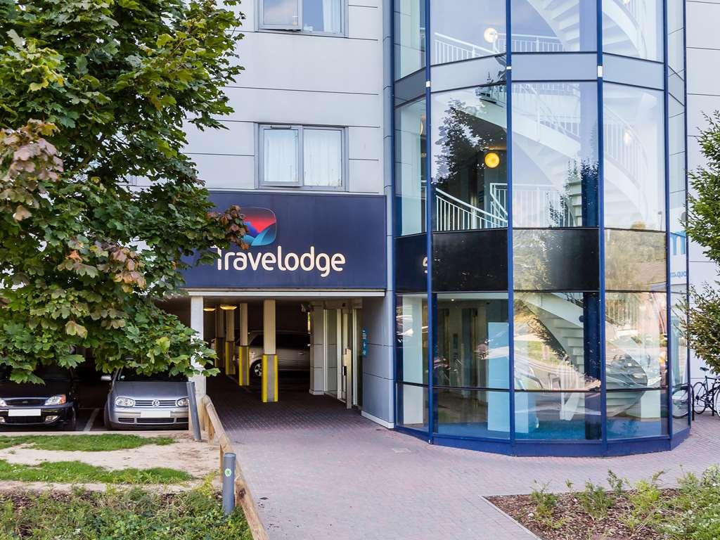 Travelodge Guildford Exterior photo