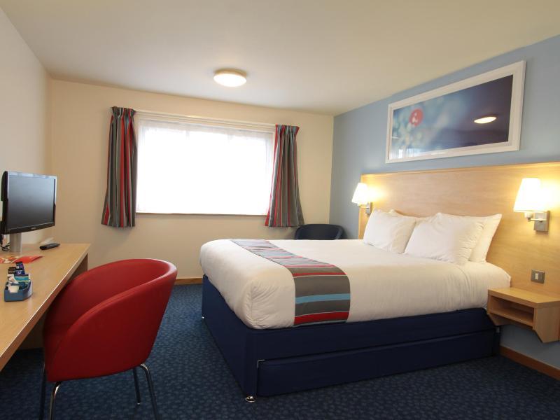 Travelodge Guildford Exterior photo
