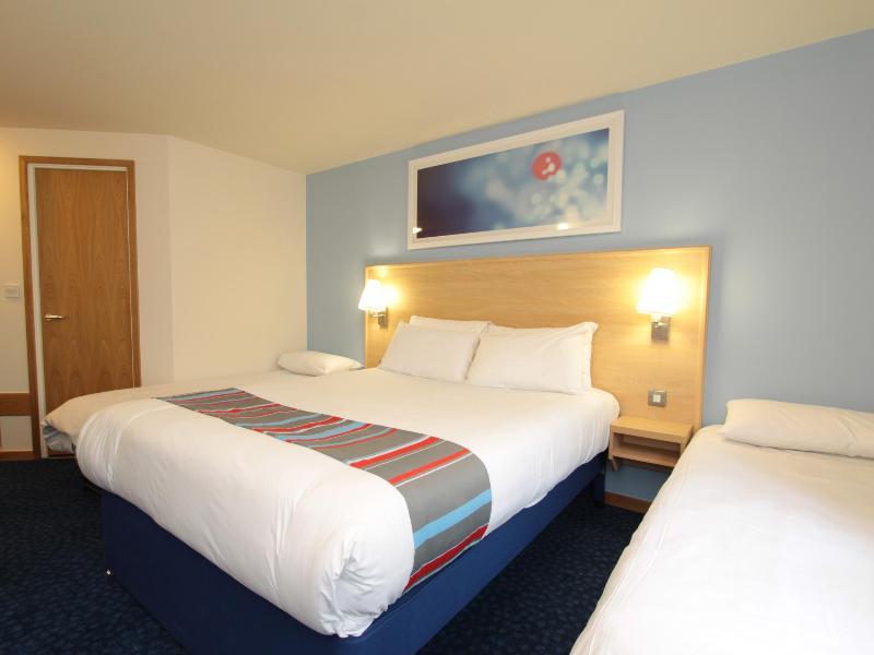 Travelodge Guildford Exterior photo